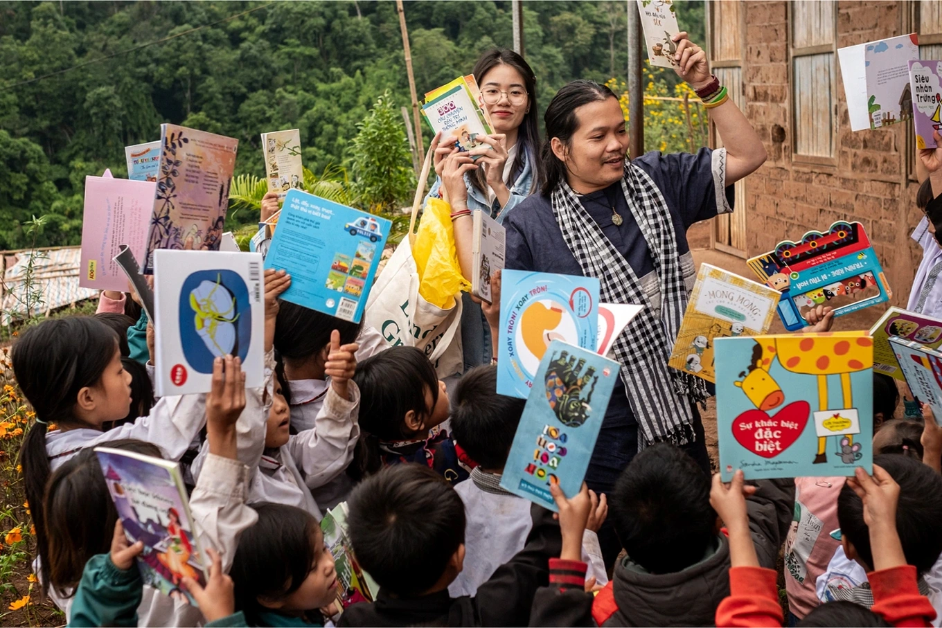 thay-gi-tu-on-ao-lien-quan-du-an-tu-thien-nuoi-em-cropped-1765356569663